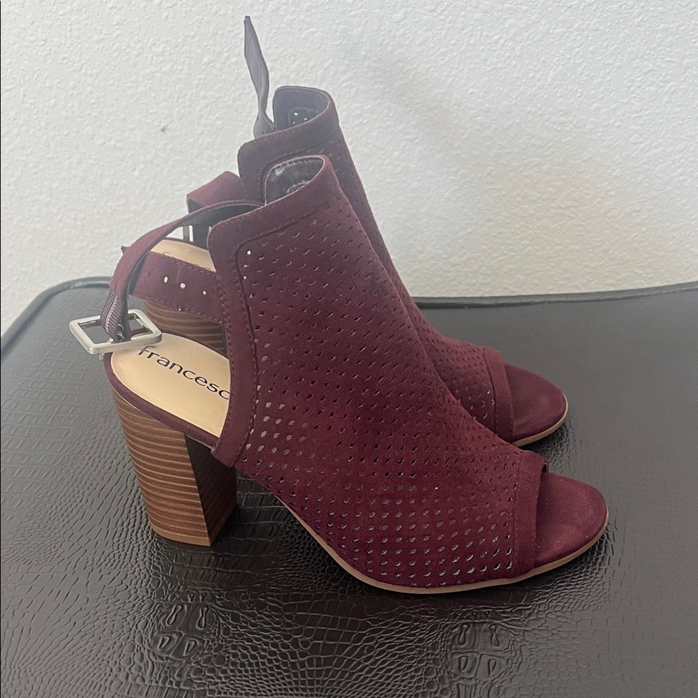 FRANCESCAS Burgundy Peep-Toe Perforated Heeled Sandals